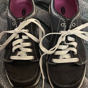 Dr. Scholl's Navy and White Sneakers with Pink Interior